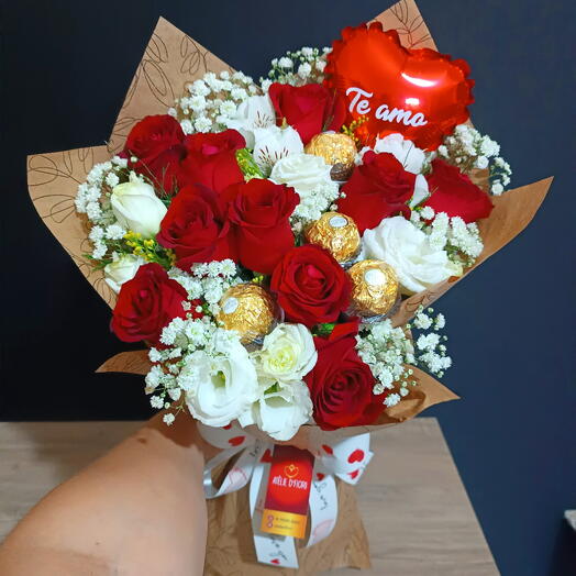 Buquê de Rosas com Ferrero Rocher - Te amo alem das palavras