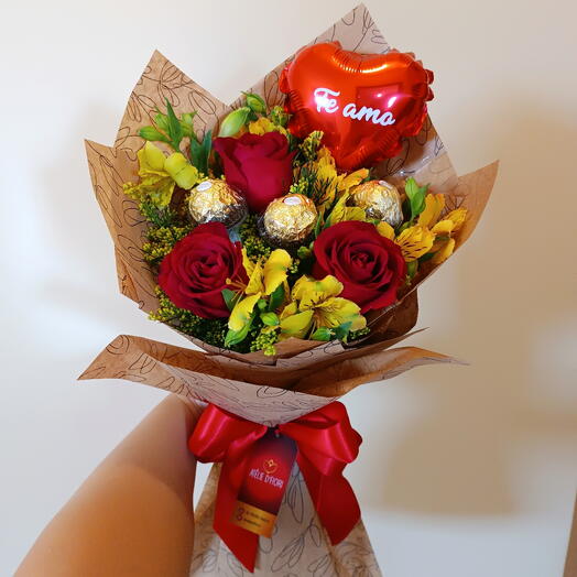 Buquê de Rosas com Ferrero Rocher - Doce Declaração