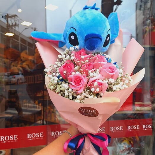 Buquê Princesa C/ 7 Rosas Pink e Stitch