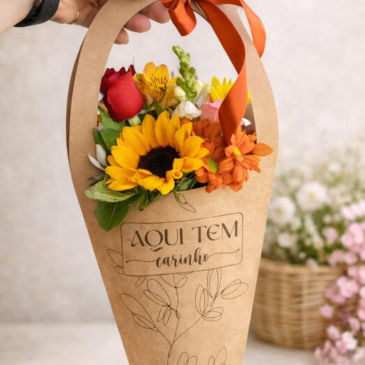 Arranjo Girassol na Sacola Kraft