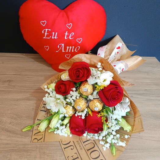 Kit Buquê de Rosas com Ferrero Rocher e Coração de Pelucia - Doce Coração Apaixonado