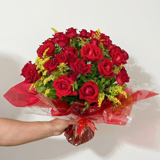 Belissimo Buquê com 50 Rosas Nacional