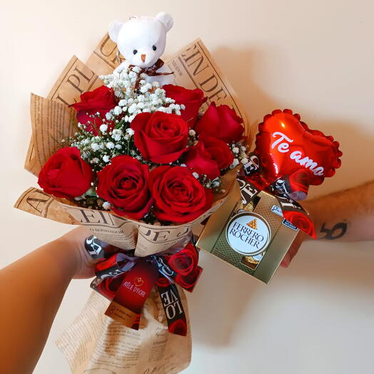 Buquê de Rosas Vermelhas com Mini Ursinho e Ferrero Rocher - Trilogia do Amor
