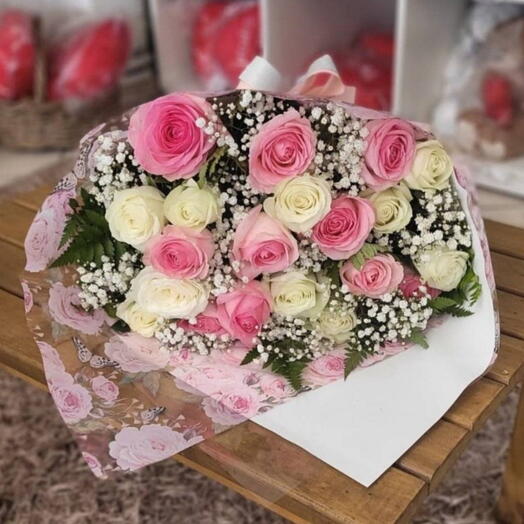 Buquê Luxo 20 Rosas Brancas e Rosa