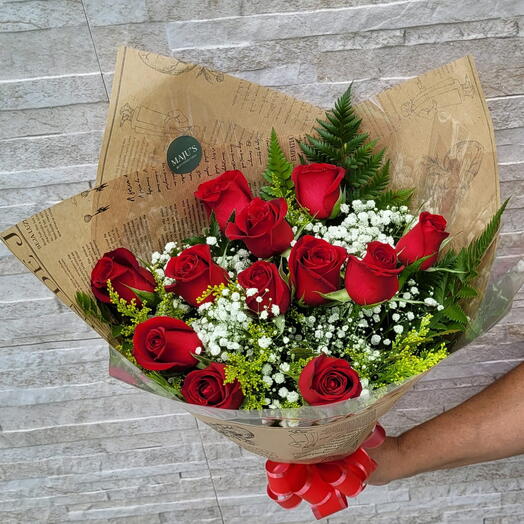 Buquê de 12 Rosas Vermelhas