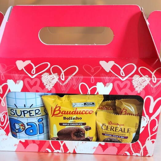 Cafe Da Manhã Na Caixa Maleta "Corações" com Caneca Super Pai