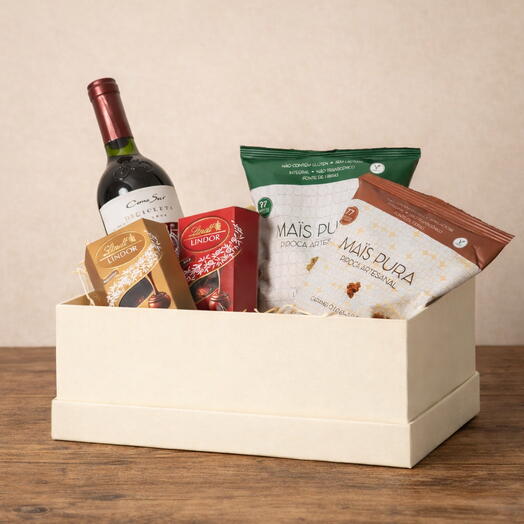 Cesta de Chocolates, Guloseimas e Vinho Tinto | La Floricultura