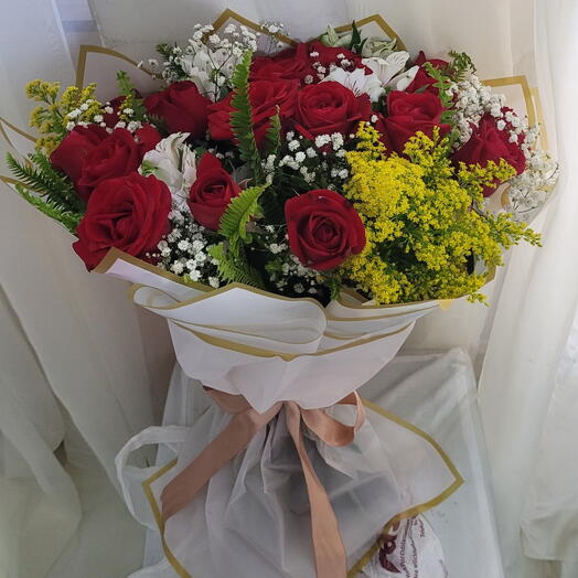 Bouquet tradicionsl com 24 rosas