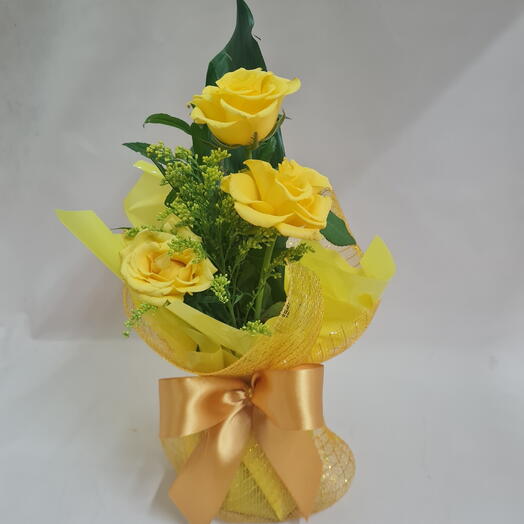 Arranjo  trio amarelo