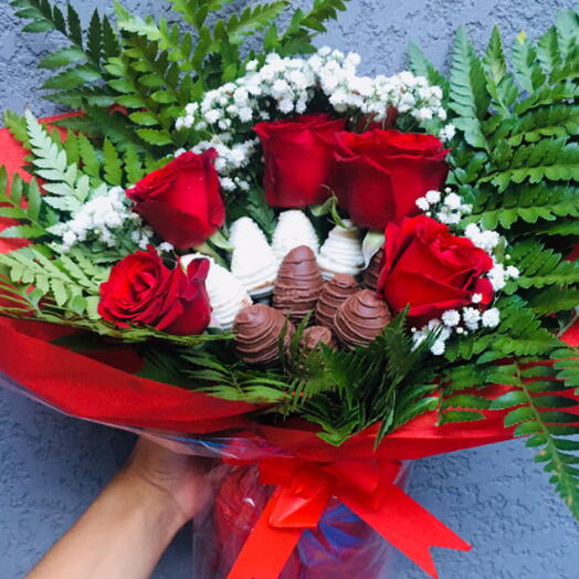 Buquê de 5 Rosas Vermelhas