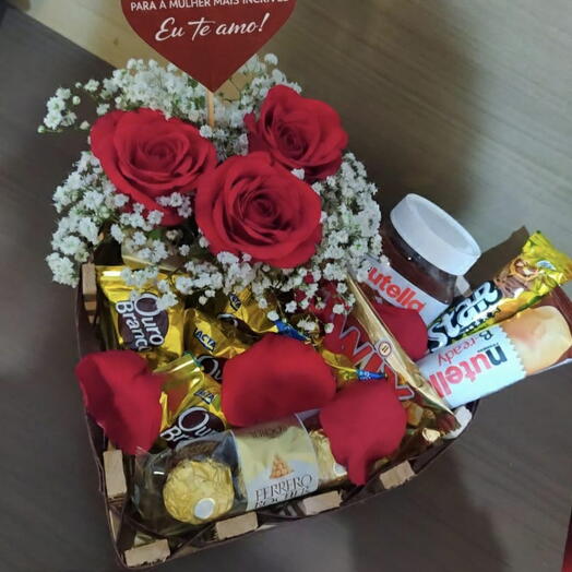 Dia da Mulher Cesta de Chocolate - Coração de Mulher