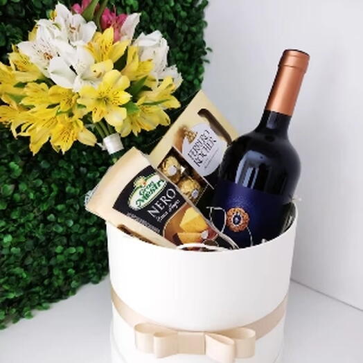 Cesta de Vinho e Queijo