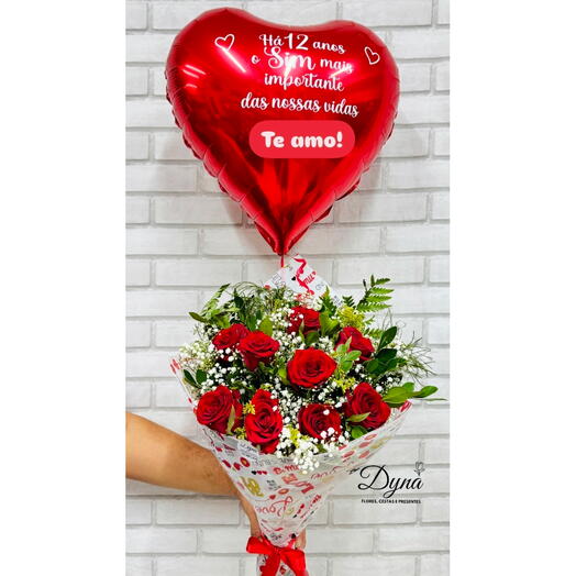 Ramalhete com 9 Rosas e 1 Balão Personalizado com Gas Helio