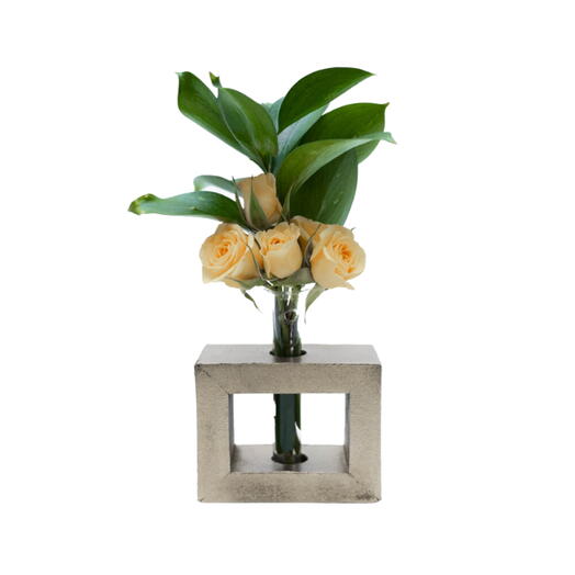 Cubo Dourado com Flores Amarelas – Nicki