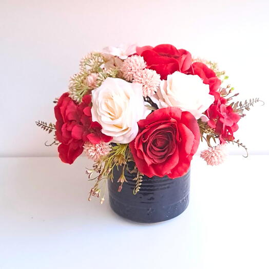 Arranjo Vaso Cerâmica Preto com Flores Artificiais Variadas