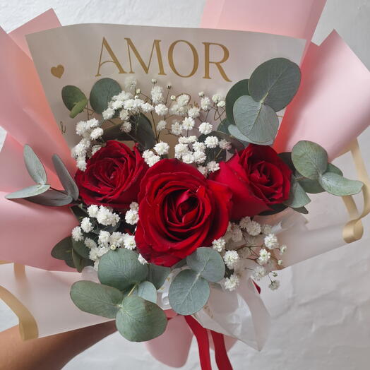 3 rosas vermelhas