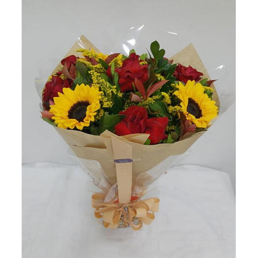 Buquê de 6 Rosas e 3 Girassois