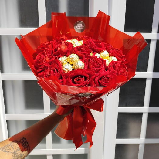 Dia das Mães - Buquê de Ferrero Rocher com rosas Supremo + kit