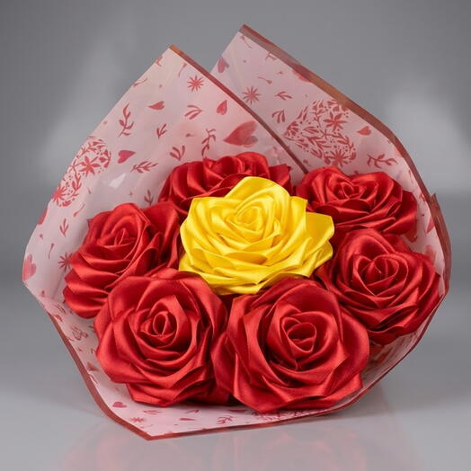 Buquê Pequeno de Rosas de Cetim