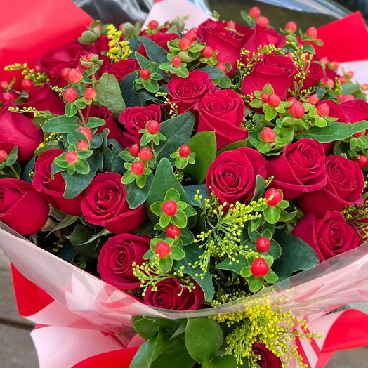 Buque com 50 rosas