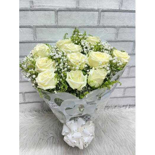 Ramalhete com 12 Rosas Brancas