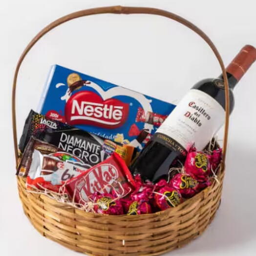 Cesta de Chocolate e Vinho Casilleiro del Diablo