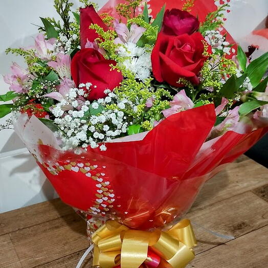 Buquê Rosas com Astromelias