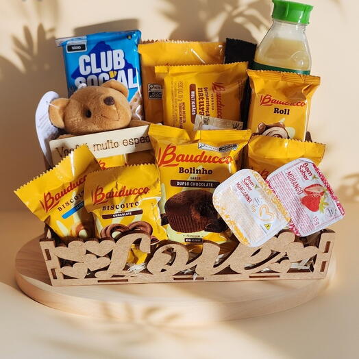 Cesta de Cafe da Manhã e Tarde "Love" com Ursinho Você e muito Especial