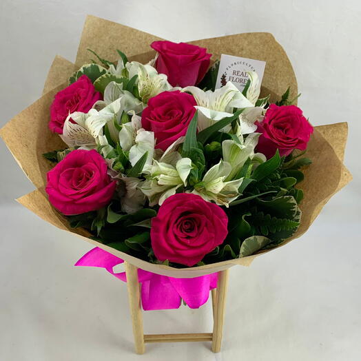 Buquê de Rosas Pink e Alstroemerias