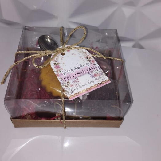 Cesta Com Mini Bolo de Cenoura