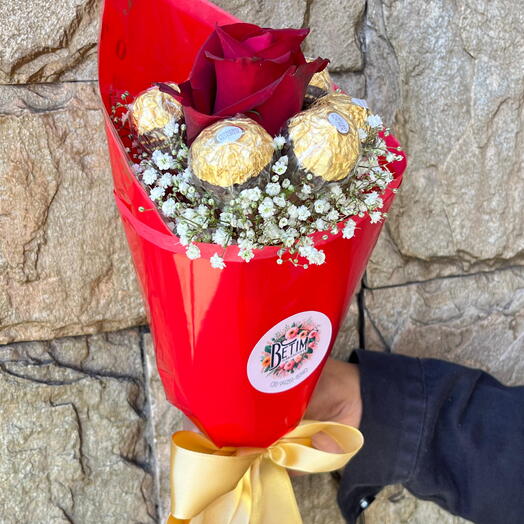 Buquê Mini Com Ferrero e Uma Rosa