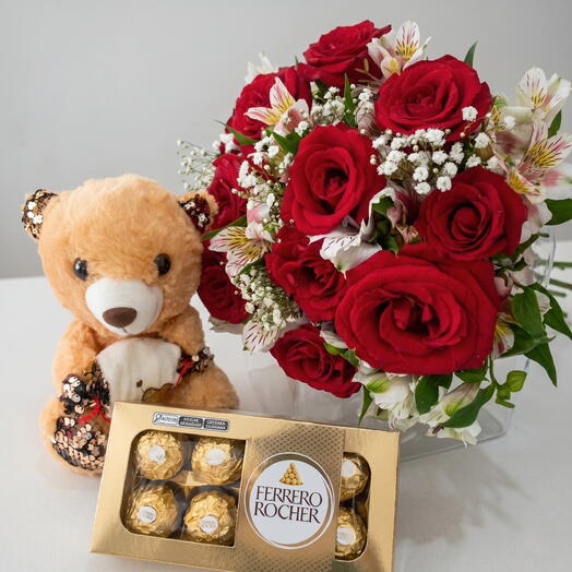 Buque de rosas , urso e ferrero roche
