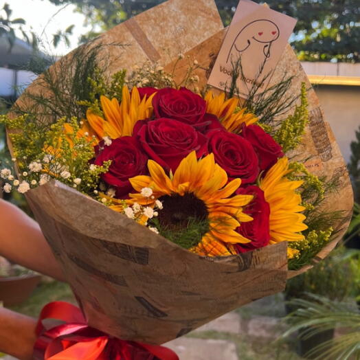 Buquê Girassol Com Rosa Vermelhas
