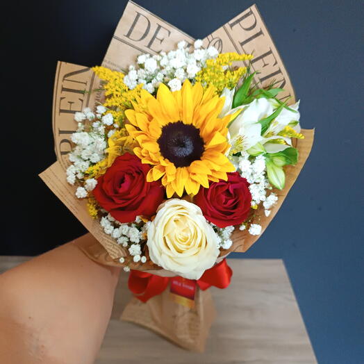 Buquê de Girassol e Rosa - Luz Solar de um Amor Puro