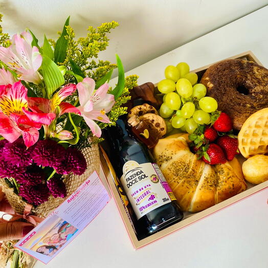 Cesta GRAZING FOOD com Mini Buquê