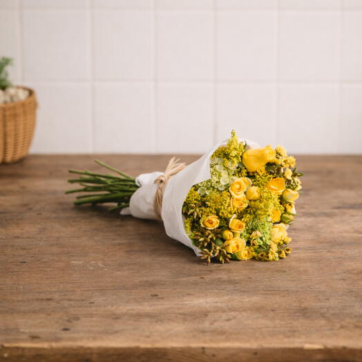 Buquê de Flores Mistas Amarelas | La Floricultura
