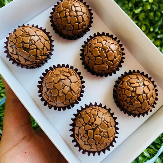 Brigadeiro Gourmet (caixa c/ 6 unidades)