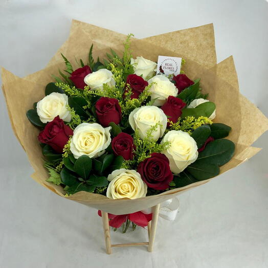 Lindo Buquê de Rosas Mistas