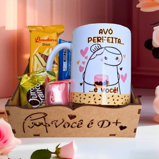 Cesta Avo Flork Você e D+ " Mini Encanto " com Chocolates e Caneca Avo " Inspiração Flork " - Avo Perfeita e Você