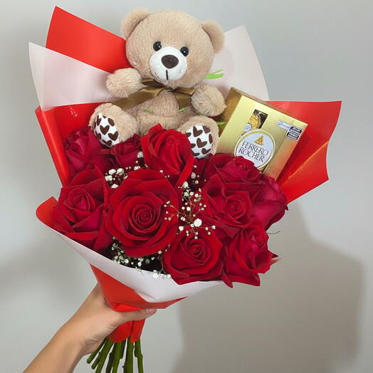 Buquê de Rosas com Pelucia e Chocolate