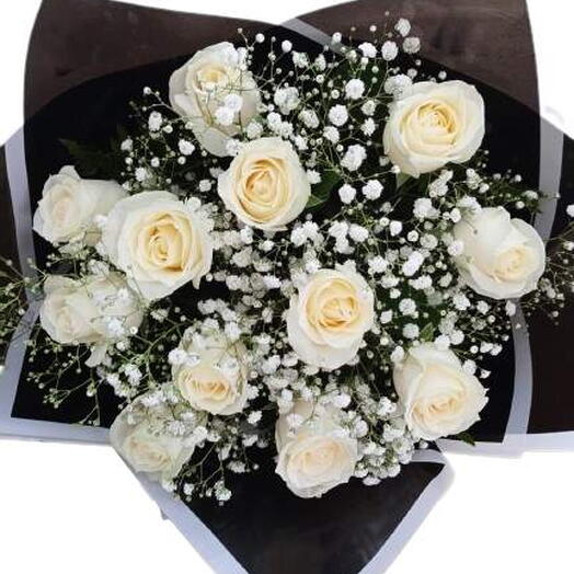 Buquê Com 12 Rosas Brancas