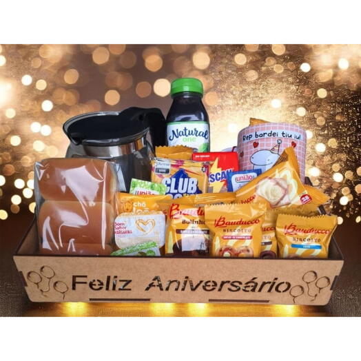 Cesta Cafe da Manhã Aniversario Premium - Com Caneca Personalizada e Chaleira