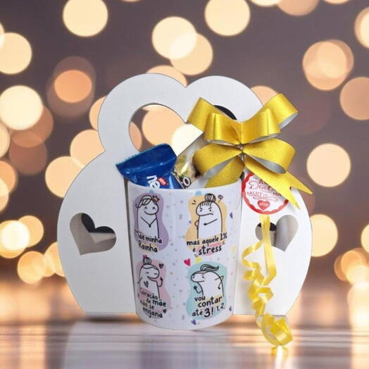 Caneca Mãe " Coisas de Mãe flork"  com Chocolates na caixa Coração