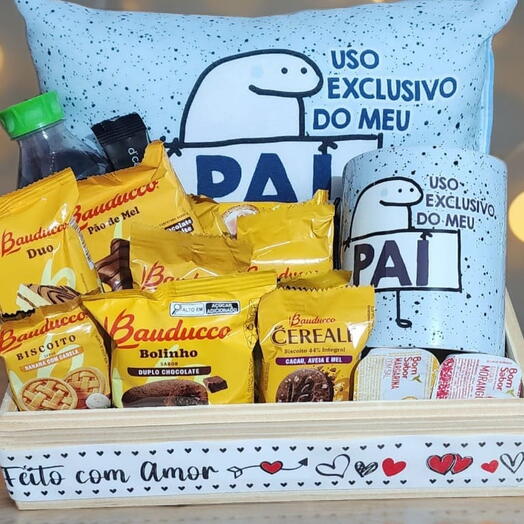 Cesta Cafe da Manhã " Flork" com Almofada e Caneca "Uso exclusivo do meu Pai"