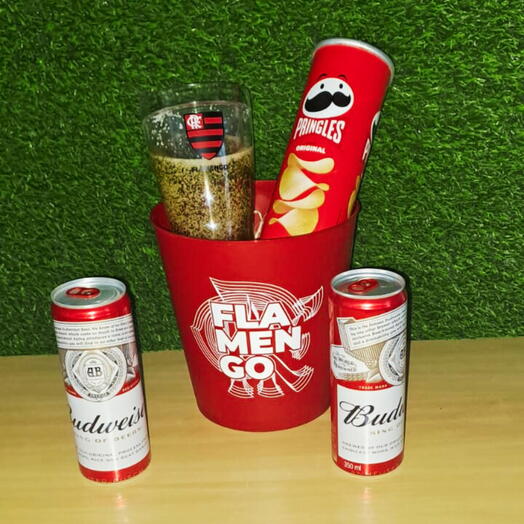 Cesta com Copo Flamengo e balde de pipoca