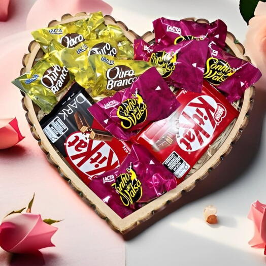 Cesta Coração com Chocolates Ouro Branco, Senho de Valsa e Kit Kat - Encante