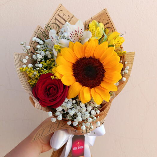 Buquê de Girassol e Rosa vermelha - Sol do Amor