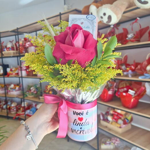 Arranjo na Caneca "Linda e Incrivel"