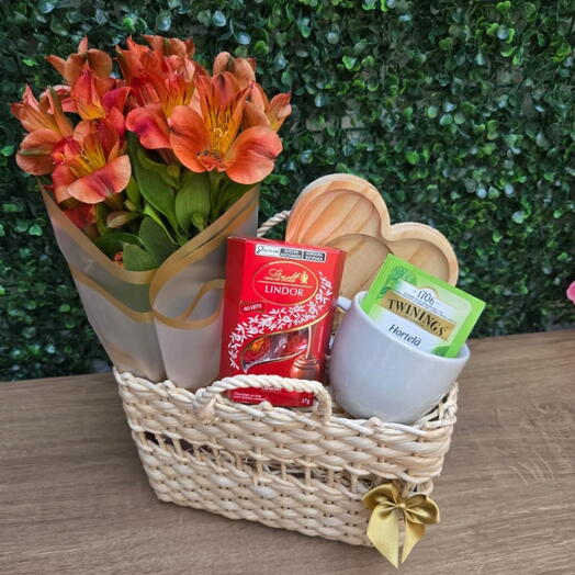 Cesta bolsa de palha com flores
