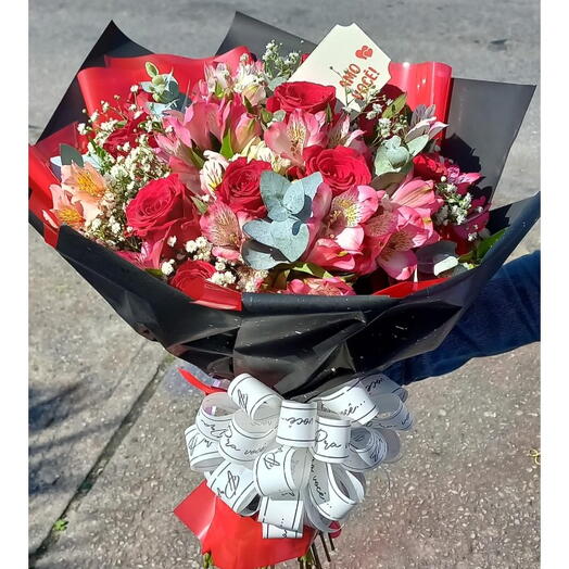 Buquê de Rosas Amor
